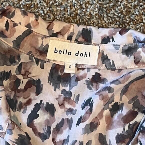 Bella Dahl Brown/Tan Animal Print High/Low Women's Button Down.  Size Small - Picture 3 of 7